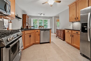 Kitchen with bar and breakfast area
