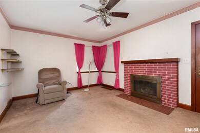 2137 W Locust St, Davenport, IA 52804 - photo 2