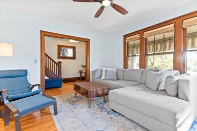07-Living Area