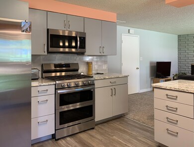 1981 Camellia Ave, Medford, OR 97504 - photo 2