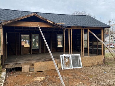 343 W Raleigh Ave, Statesville, NC 28677 - photo 4