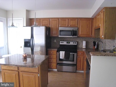 6556 Skylemar Trail, Centreville, VA 20121 - photo 4