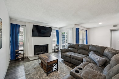 6050 Melody Ln unit 107, Dallas, TX 75231 - photo 2