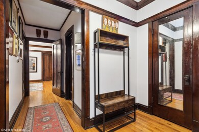 1633 W Catalpa Ave unit 2, Chicago, IL 60640 - photo 4