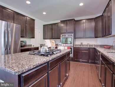 329 Radiant Ct, Upper Marlboro, MD 20774 - photo 6