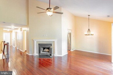 903B Cypress Point Cir unit 903B, Mount Laurel, NJ 08054 - photo 5