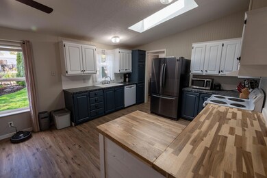7-web-or-mls-JacksonREP_SWPhloxPond_4152