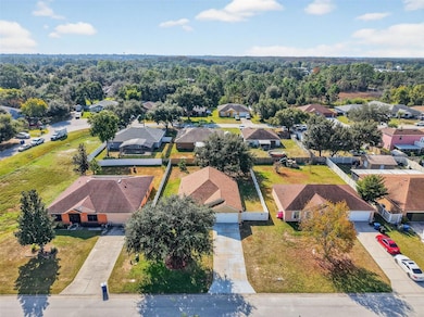 145 Lake Catherine Cir, Groveland, FL 34736 - photo 5