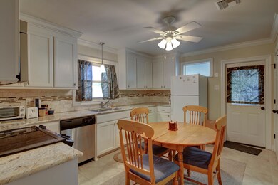 1002 Montrose Blvd-16