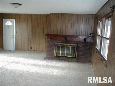1609 Rutledge Dr, Lincoln, IL 62656 - photo 6