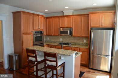 11823 Regents Park Dr, Germantown, MD 20876 - photo 7