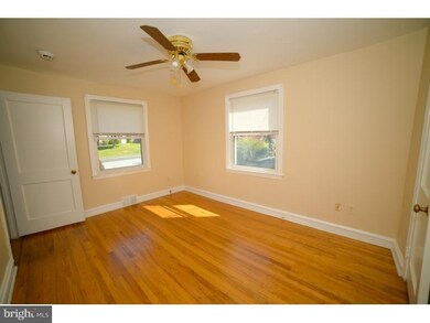 932 Greenbriar Ln, Springfield, PA 19064 - photo 3