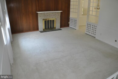 9004 Pinehurst Dr, Fort Washington, MD 20744 - photo 2