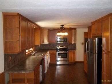 91 Regent Rd, Brockton, MA 02302 - photo 3