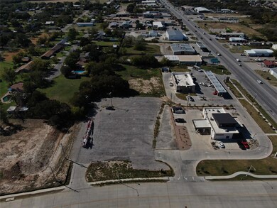 175 Saratoga Blvd, Granbury, TX 76049 - photo 3