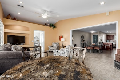 10027 W Lakeview Cir S, Sun City, AZ 85351 - photo 5