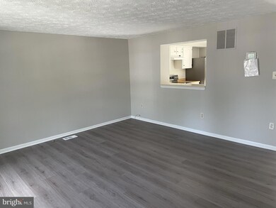 9412 Chippenham Dr, Laurel, MD 20723 - photo 2