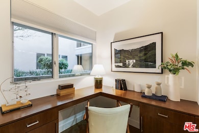 6001 Carlton Way unit 105, Los Angeles, CA 90028 - photo 5