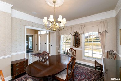 2839 E 44th St, Davenport, IA 52807 - photo 6