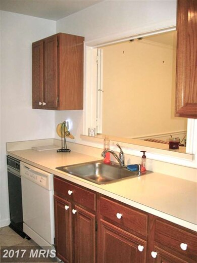 10416 Parthenon Ct, Bethesda, MD 20817 - photo 2