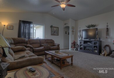 6658 E Gardenia Ln, Nampa, ID 83687 - photo 5