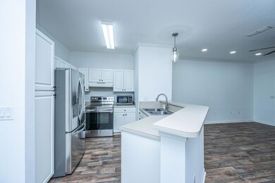 60FenwickHallAlleeUnit213_017