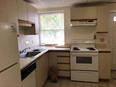 100 Trapelo Rd unit 4, Waltham, MA 02452 - photo 2