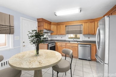 73 Sassamon Ave, Milton, MA 02186 - photo 5