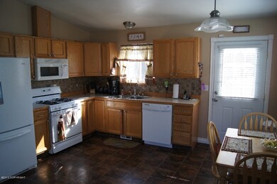 Kitchen/Dining area