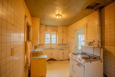 1007 E Michigan Ave, Fresno, CA 93704 - photo 3