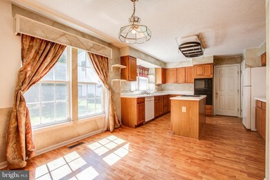 2 Pissaro Ct, North Potomac, MD 20878 - photo 5