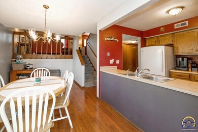 3541 SW Cambridge Ave, Topeka, KS 66614 - photo 6