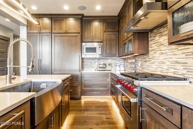 6_Kitchen_1800x1200_3650972