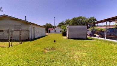 2521 Avenue of Oaks St, Houston, TX 77026 - photo 2