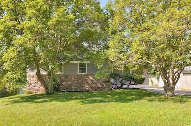 209 E Philip St, Des Moines, IA 50315 - photo 3