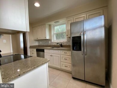 5012 Cushing Dr, Kensington, MD 20895 - photo 5