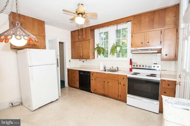 531 Nottingham Rd, Baltimore, MD 21229 - photo 5