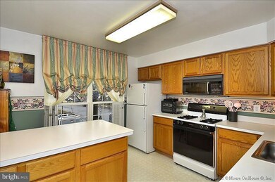 20331 Ashcroft Terrace, Sterling, VA 20165 - photo 5