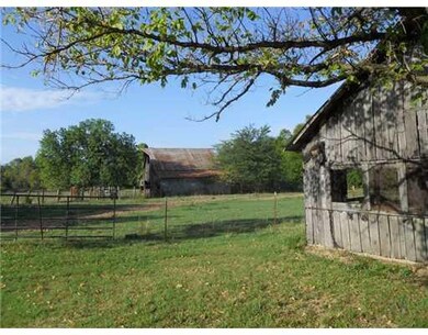 11676 S Harris Rd, Fayetteville, AR 72701 - photo 3