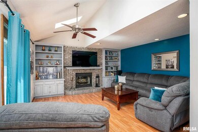 733 W 59th St, Davenport, IA 52806 - photo 6