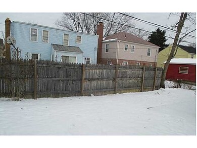 2746 Bernadette Rd, Columbus, OH 43204 - photo 4