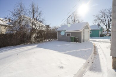 547 Springfield St, Chicopee, MA 01013 - photo 4
