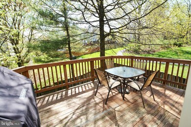 13885 Laura Ratcliff Ct, Centreville, VA 20121 - photo 5