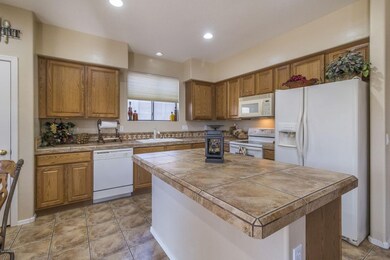 4) KITCHEN