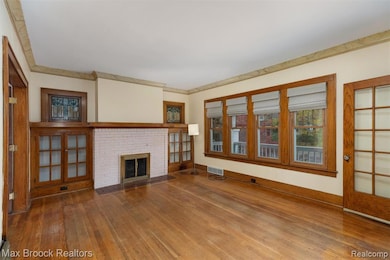 1337 Wayburn St, Grosse Pointe, MI 48230 - photo 3