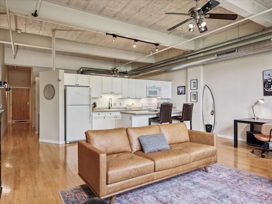 Cobblers Lofts unit 212, Milwaukee, WI 53212 - photo 7