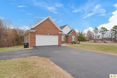 104 Carriage Ln, Glasgow, KY 42141 - photo 2