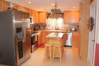 10 Garfield St unit A, Saco, ME 04072 - photo 4