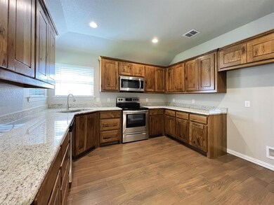 219 Clover Cir, Weatherford, TX 76086 - photo 6