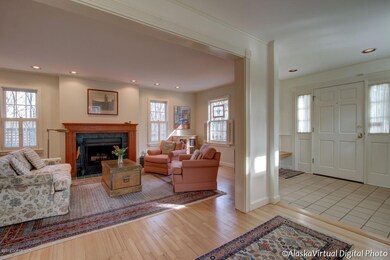 Warm & welcoming home